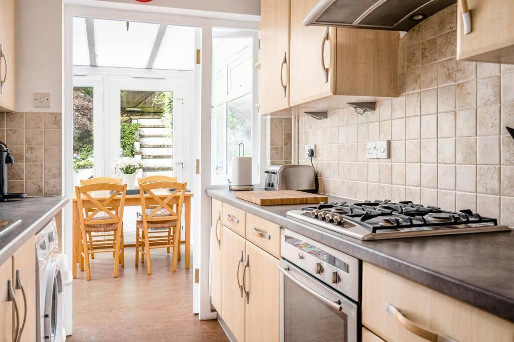 Stunning 4 Bedroom House In Central Bath Buitenkant foto